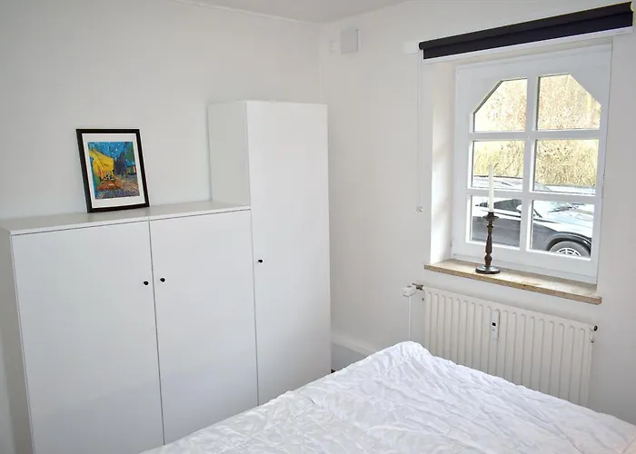 Am Rosenhain 14 Nr 01 *